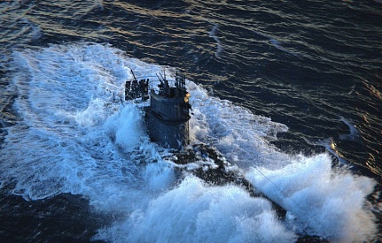 SUBMARINE